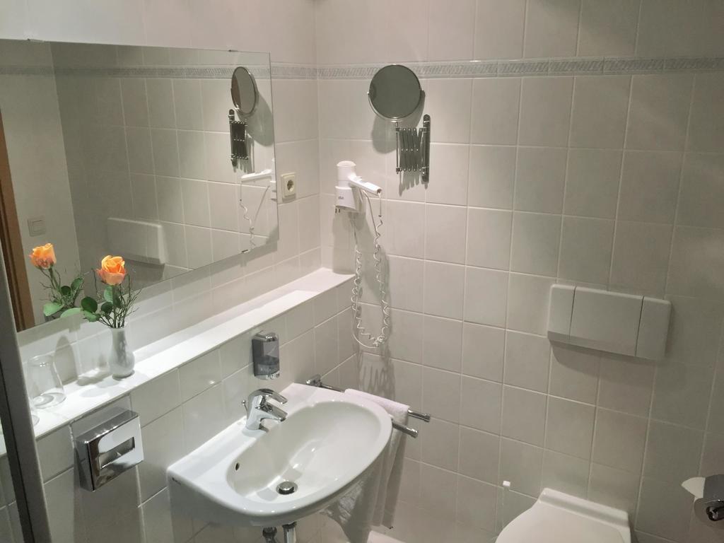 Schneiderlein Hotel Limabach - Oberfrohna المظهر الخارجي الصورة